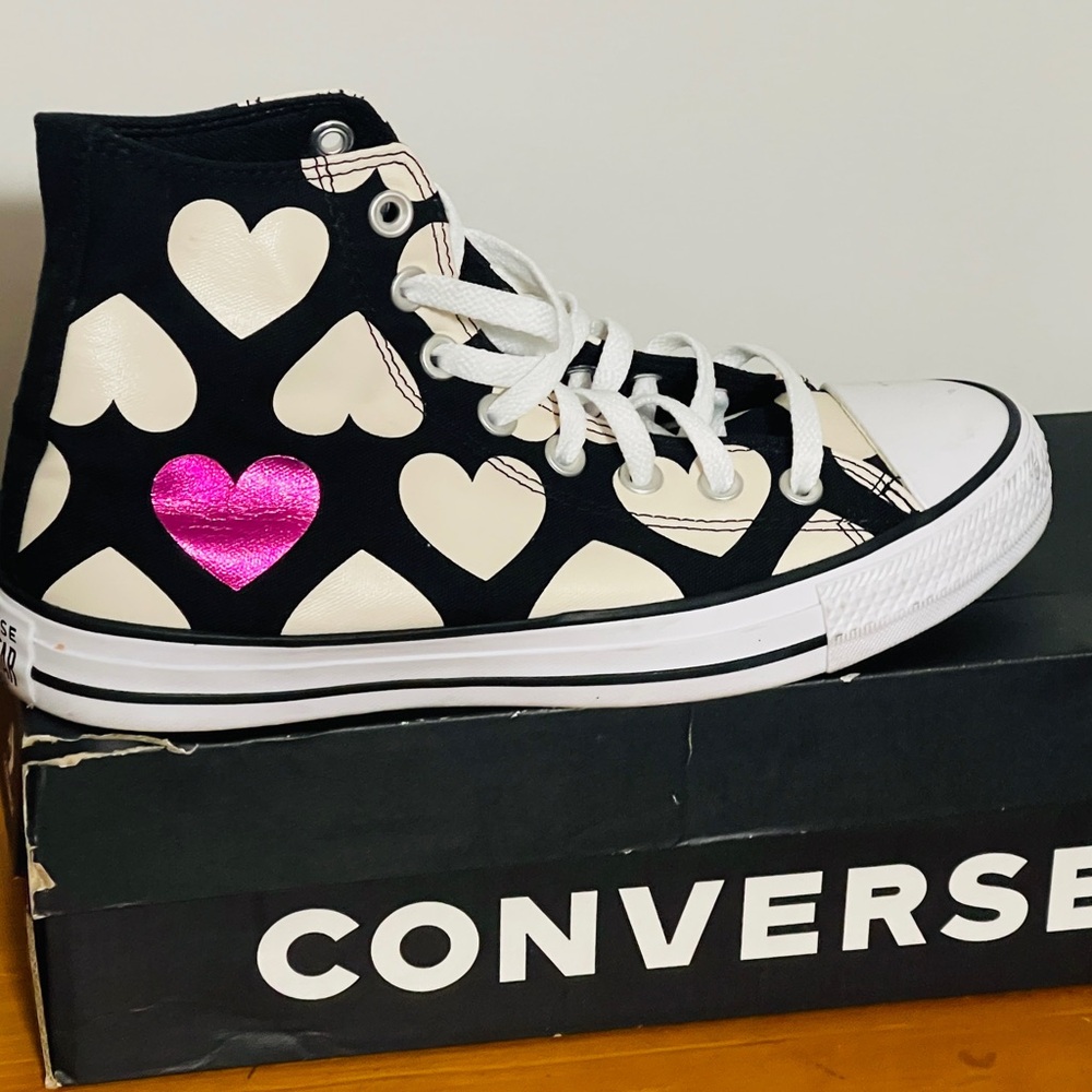 LIKE NEW Converse Black and Pink Heart Valentine’s Day High-Top Sneakers